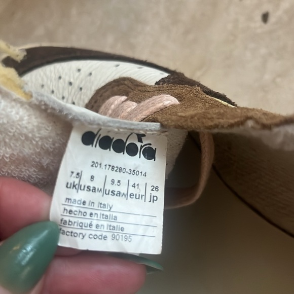 Men’s colorful sneakers/tennis shoes - Picture 5 of 5